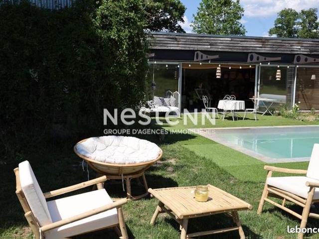 Maison 8 pièces 210 m²