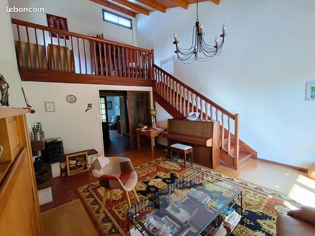 Maison 8 pièces 210 m²