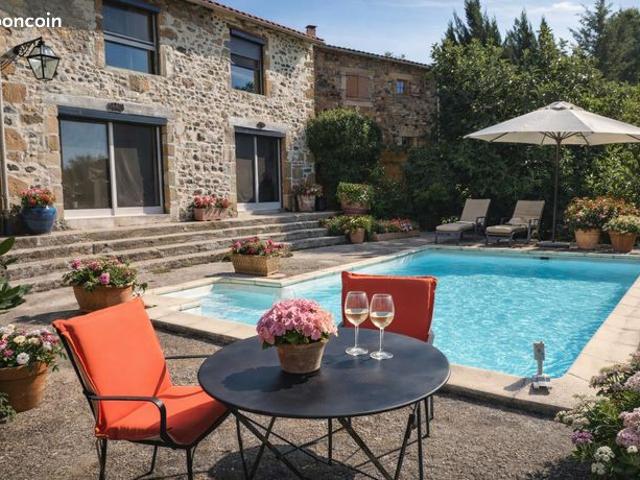 Appartement 8 pièces 211 m²