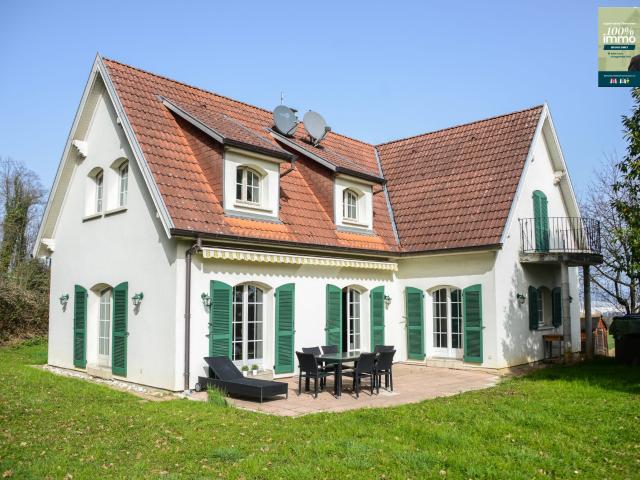 Maison 8 pièces 211 m²