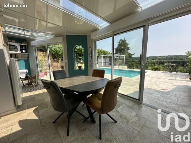 Maison 8 pièces 211 m²