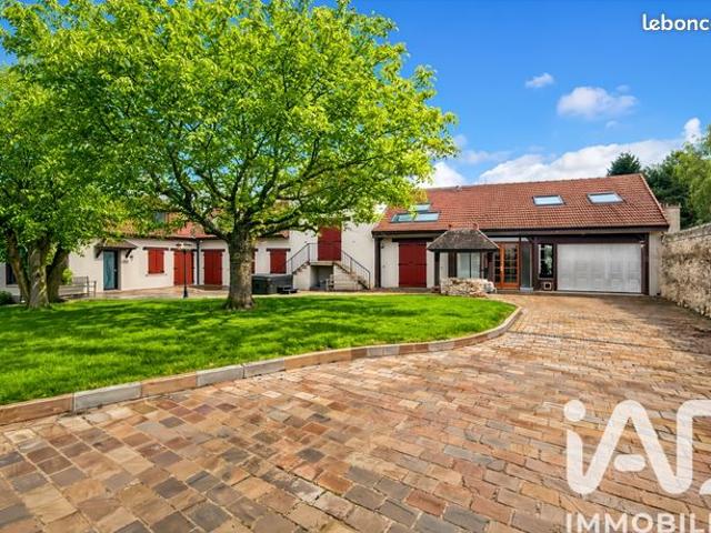 Maison 8 pièces 211 m²