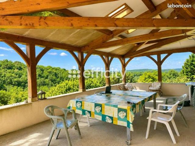Maison 8 pièces 211 m²