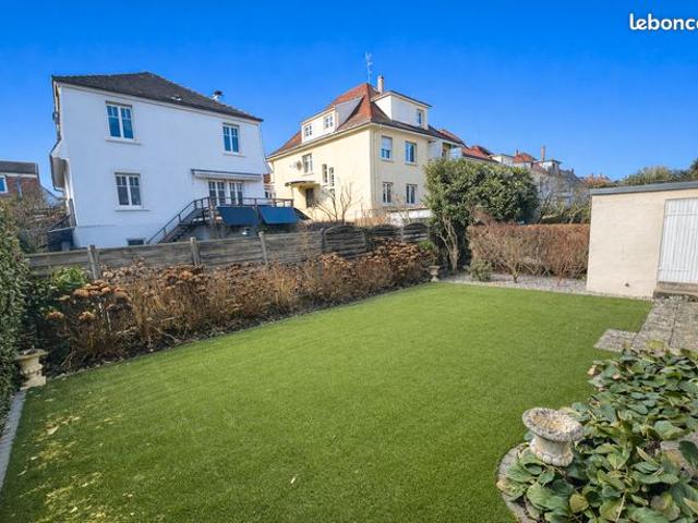 Maison 8 pièces 211 m²