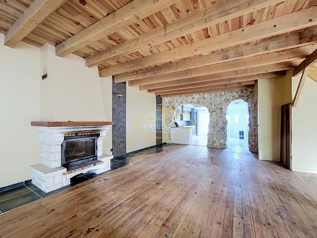 Maison 8 pièces 211 m²