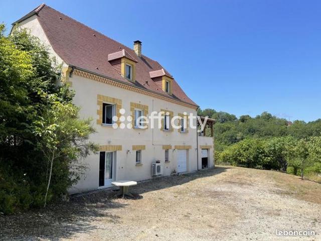 Maison 8 pièces 211 m²