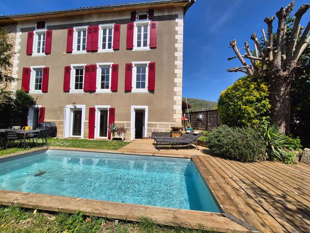 Maison 8 pièces 211 m²