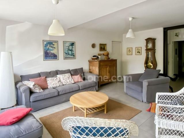 Maison 8 pièces 211 m²