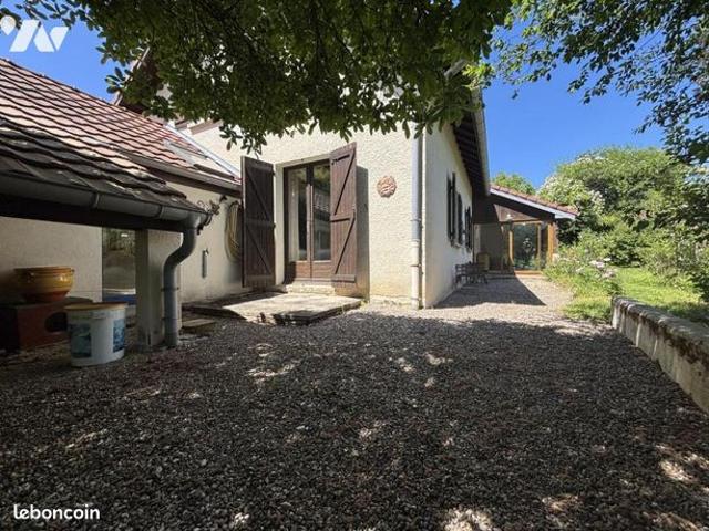 Maison 8 pièces 211 m²