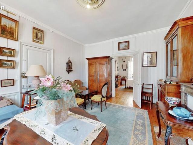 Maison 8 pièces 211 m²
