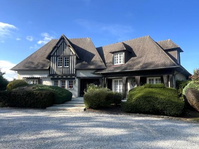 Maison 8 pièces 211 m²