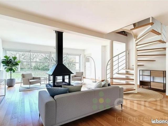 Maison 8 pièces 211 m²