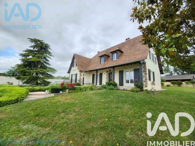 Maison 8 pièces 211 m²