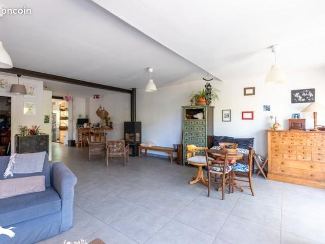 Maison 8 pièces 211 m²