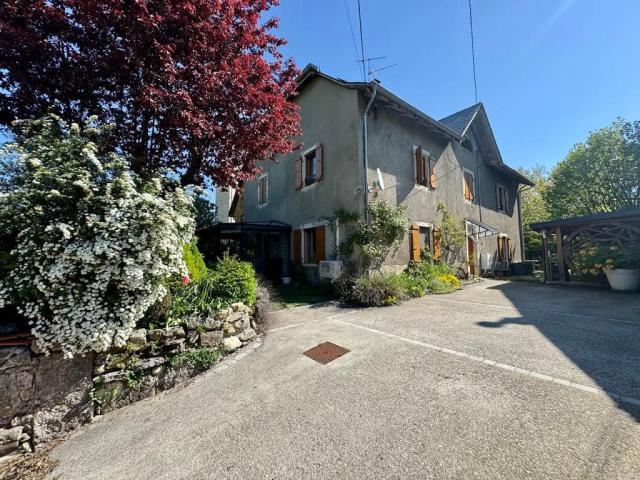 Maison 8 pièces 211 m²