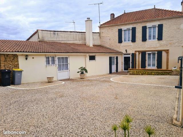 Maison 8 pièces 211 m²