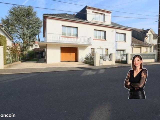 Maison 8 pièces 211 m²