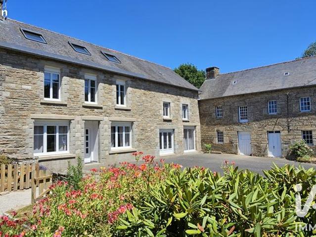Maison 8 pièces 211 m²