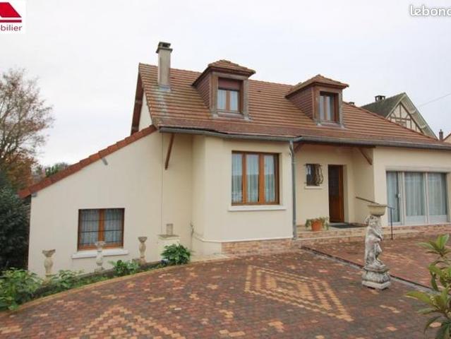 Maison 8 pièces 212 m²
