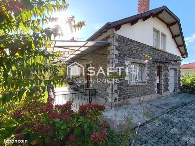 Maison 8 pièces 212 m²