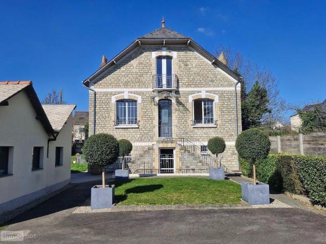 Maison 8 pièces 212 m²