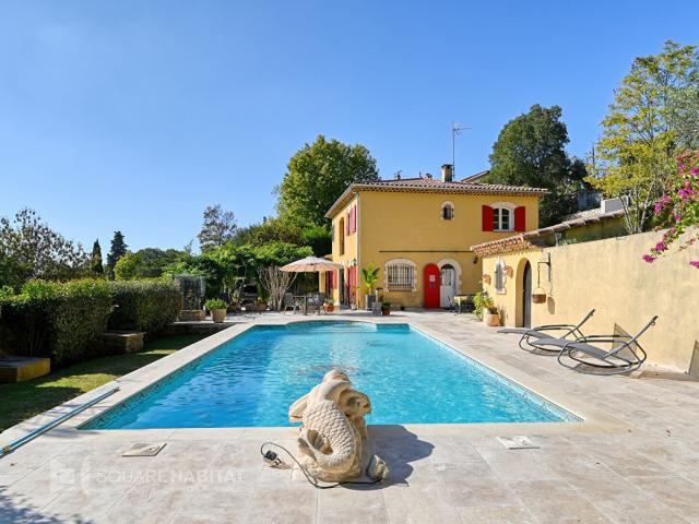 Maison 8 pièces 212 m²
