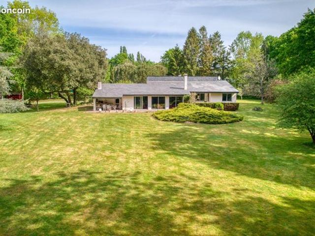 Maison 8 pièces 212 m²
