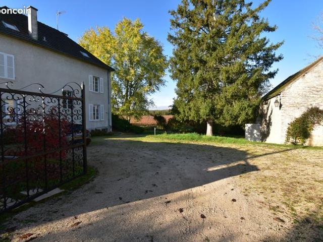 Maison 8 pièces 212 m²