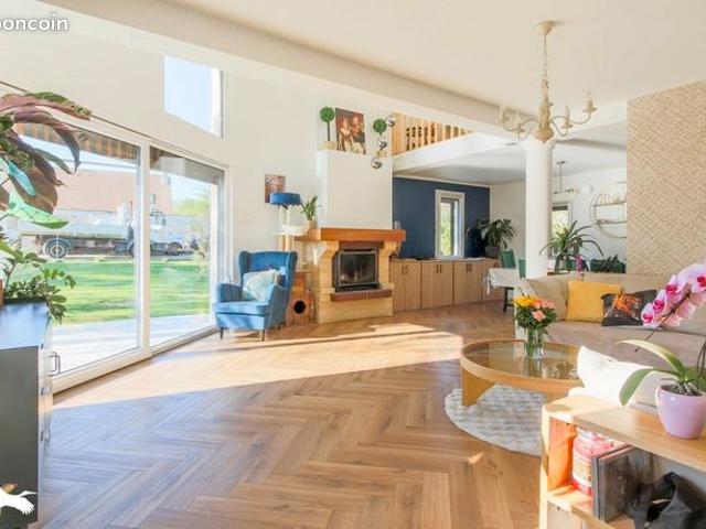 Maison 8 pièces 212 m²