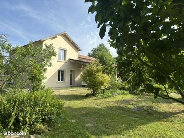 Maison 8 pièces 212 m²