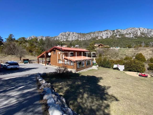 Maison 8 pièces 212 m²