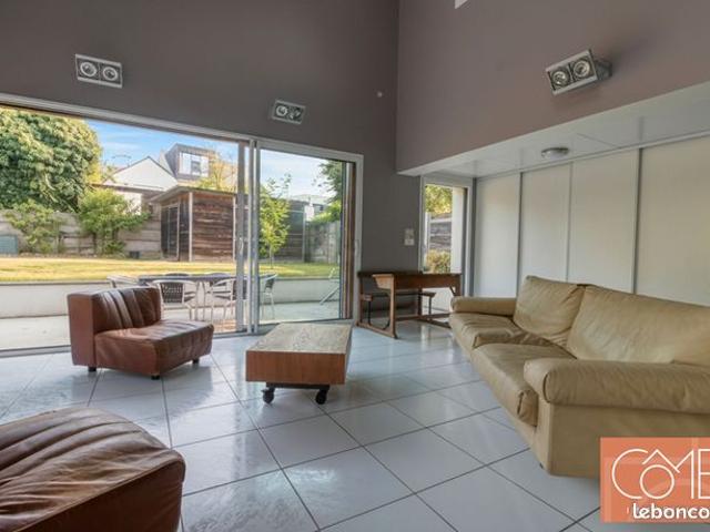 Maison 8 pièces 212 m²
