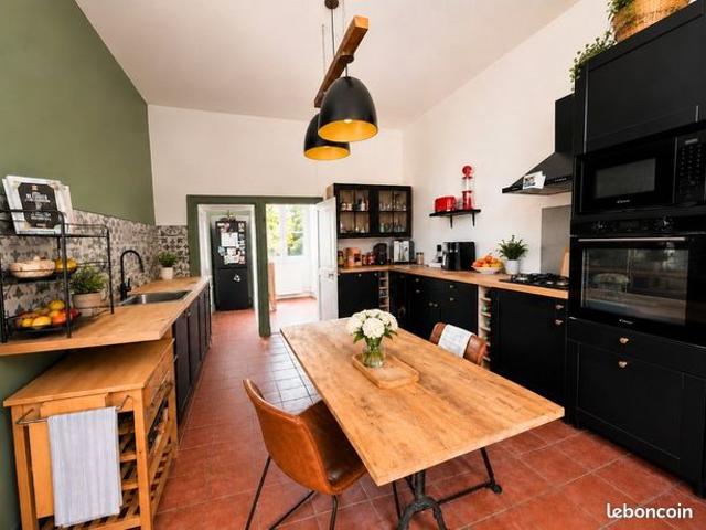 Maison 8 pièces 212 m²