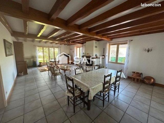 Maison 8 pièces 212 m²