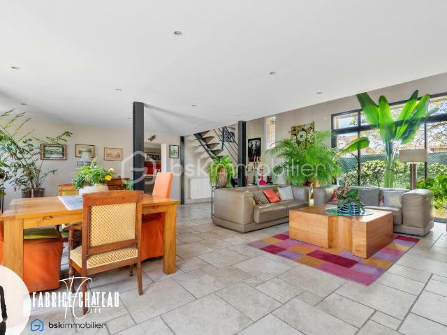 Maison 8 pièces 212 m²