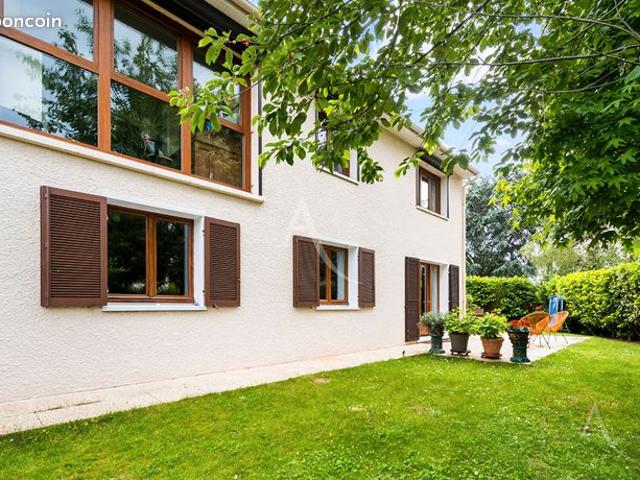 Maison 8 pièces 212 m²