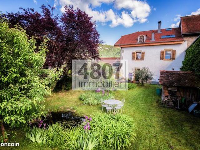 Maison 8 pièces 212 m²