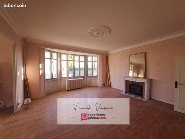 Maison 8 pièces 212 m²