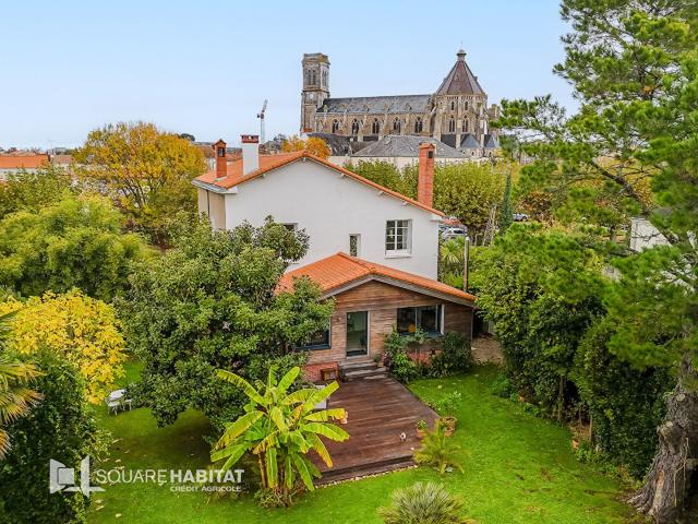 Maison 8 pièces 212 m²