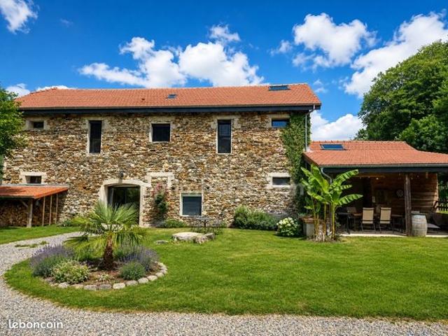 Maison 8 pièces 212 m²