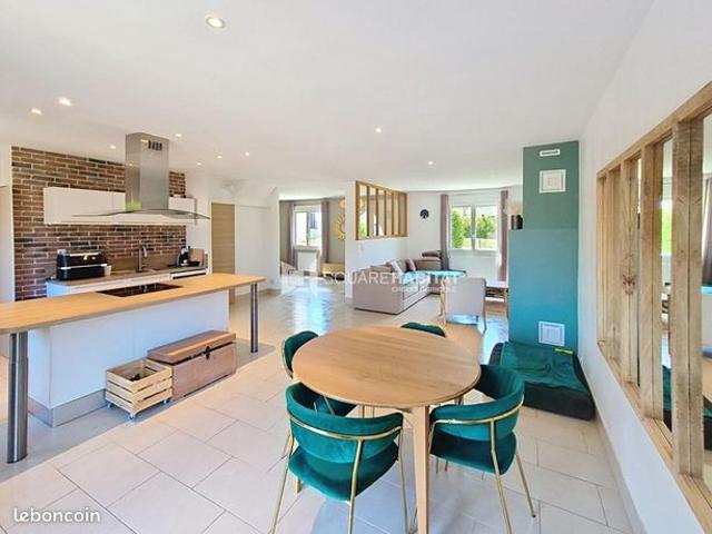 Maison 8 pièces 212 m²
