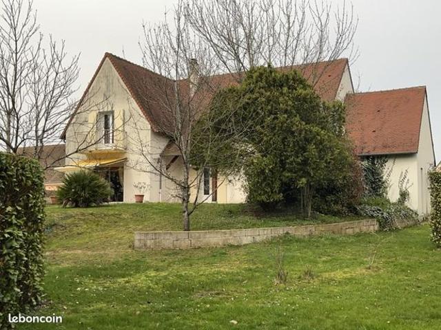 Maison 8 pièces 212 m²