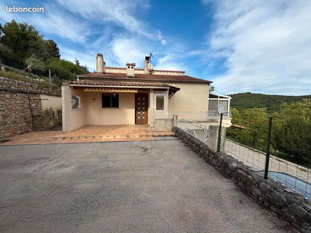 Maison 8 pièces 212 m²