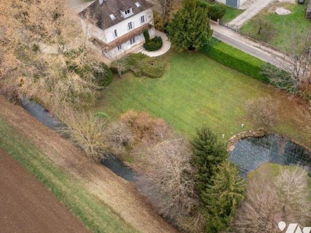 Maison 8 pièces 212 m²