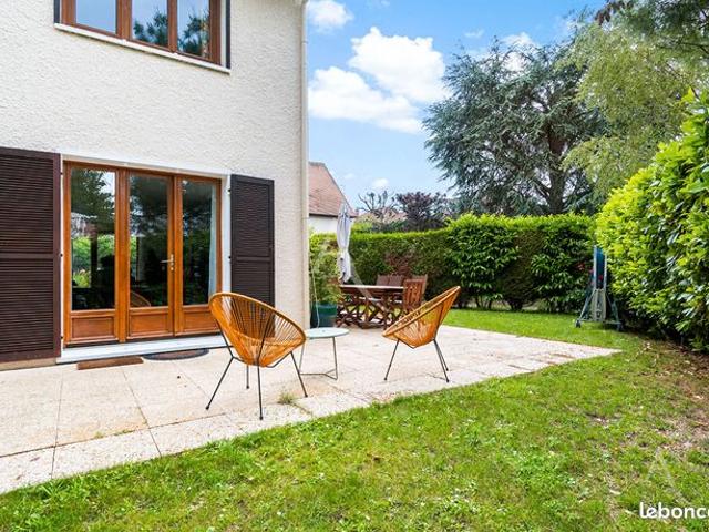 Maison 8 pièces 212 m²