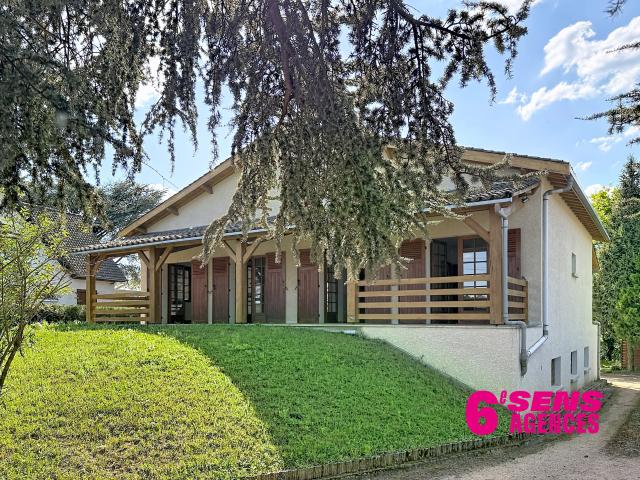 Maison 8 pièces 212 m²