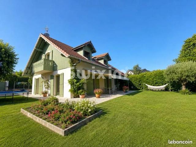 Maison 8 pièces 212 m²