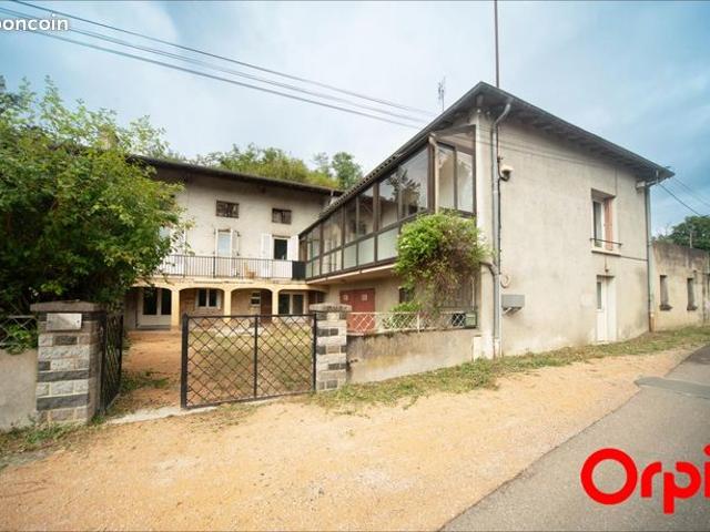 Maison 8 pièces 212 m²