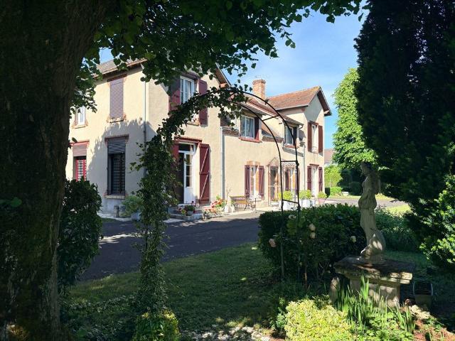 Maison 8 pièces 212 m²