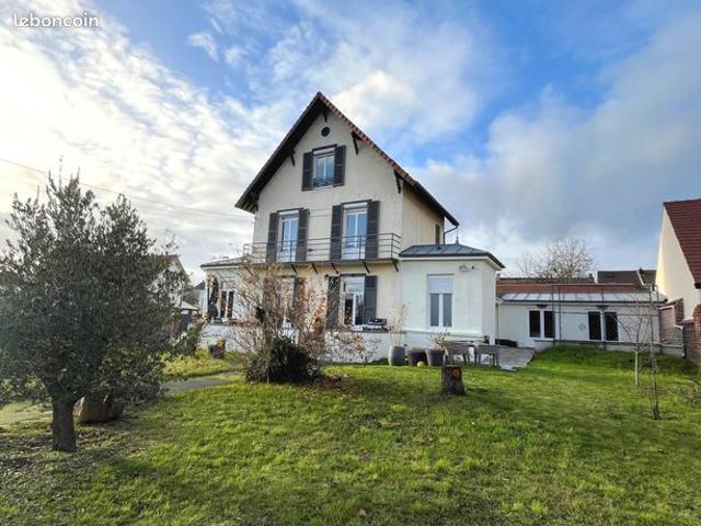 Maison 8 pièces 212 m²